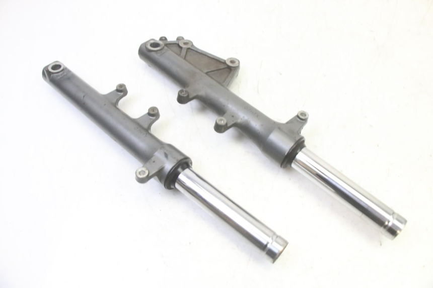 photo de TUBO DE HORQUILLA APRILIA SXR 50 (2021 - 2023) - Primer plano técnico