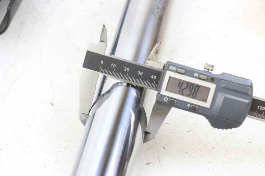 photo de BOTELLA HORQUILLA  YAMAHA TDM ABS 900 (2002 - 2014) - Detalle de la pieza