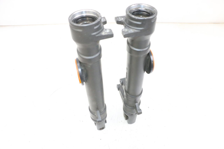 photo de BOTELLA HORQUILLA  YAMAHA TZR 50 (2008 - 2016) - Detalle de la pieza