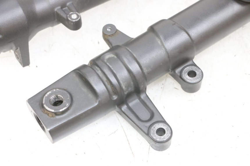 photo de BOTELLA HORQUILLA  YAMAHA TZR 50 (2008 - 2016) - Zoom sobre los componentes