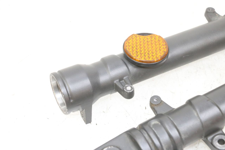 photo de BOTELLA HORQUILLA  YAMAHA TZR 50 (2008 - 2016) - Primer plano de alta resolución