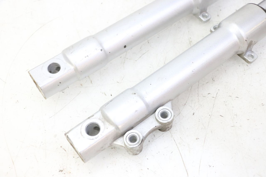 photo de BOTELLA HORQUILLA  PEUGEOT VIVACITY NEW 4T 50 (2008 - 2017) - Zoom sobre los componentes