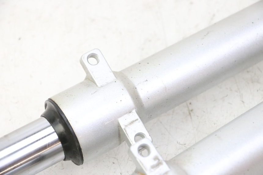 photo de BOTELLA HORQUILLA  PEUGEOT VIVACITY NEW 4T 50 (2008 - 2017) - Estado de la superficie y material