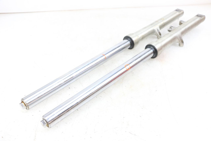 photo de BOTELLA HORQUILLA  DAELIM VL DAYSTAR 125 (2000 - 2011) - Detalles de los puntos de fijación