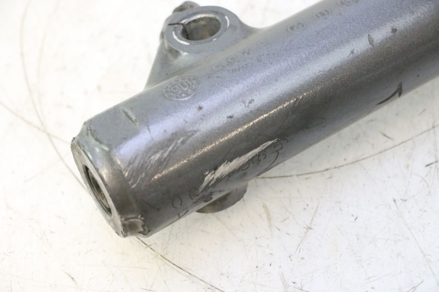 photo de TUBO DE HORQUILLA YAMAHA XMAX X-MAX 125 (2006 - 2009) - Características distintivas