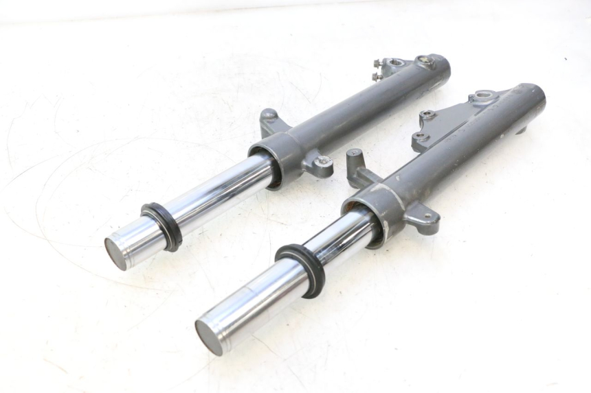 photo de TUBO DE HORQUILLA YAMAHA XMAX X-MAX 125 (2006 - 2009) - Estado de la superficie y material