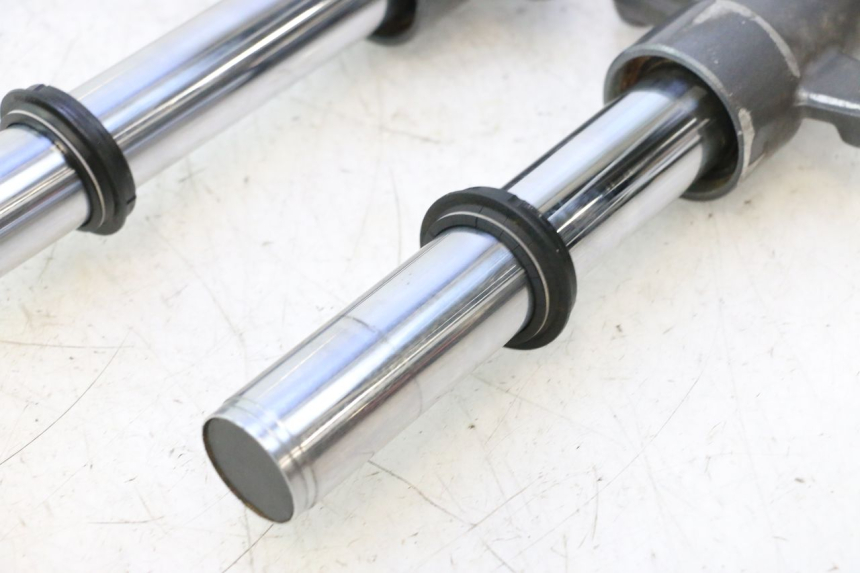 photo de TUBO DE HORQUILLA YAMAHA XMAX X-MAX 125 (2006 - 2009) - Marcados y referencias originales