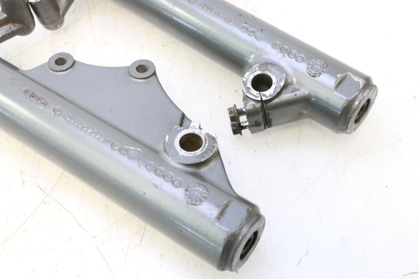 photo de TUBO DE HORQUILLA YAMAHA XMAX X-MAX 125 (2006 - 2009) - Características distintivas