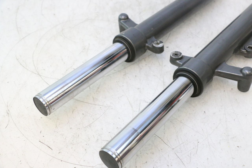 photo de TUBO DE HORQUILLA YAMAHA XMAX X-MAX 125 (2006 - 2009) - Zoom estado de uso