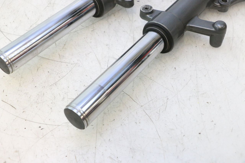 photo de TUBO DE HORQUILLA YAMAHA XMAX X-MAX 125 (2006 - 2009) - Otra perspectiva