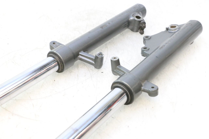 photo de TUBO DE HORQUILLA YAMAHA XMAX X-MAX 125 (2006 - 2009) - Estado de la superficie y material
