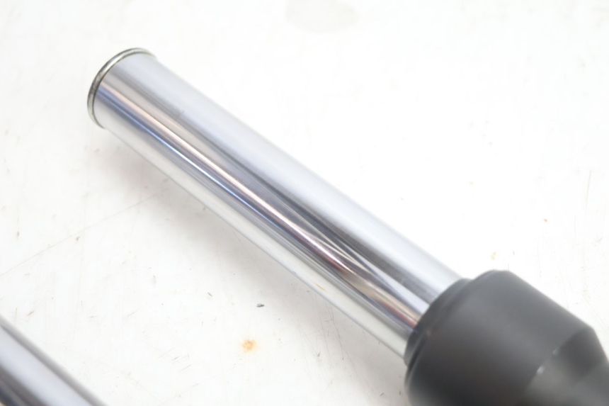 photo de BOTELLA HORQUILLA  YAMAHA X-MAX XMAX 125 (2010 - 2013) - Otra perspectiva