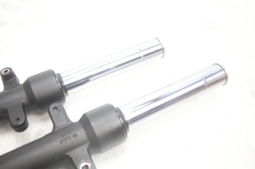 photo de BOTELLA HORQUILLA  YAMAHA X-MAX XMAX 125 (2010 - 2013) - Marcados y referencias originales
