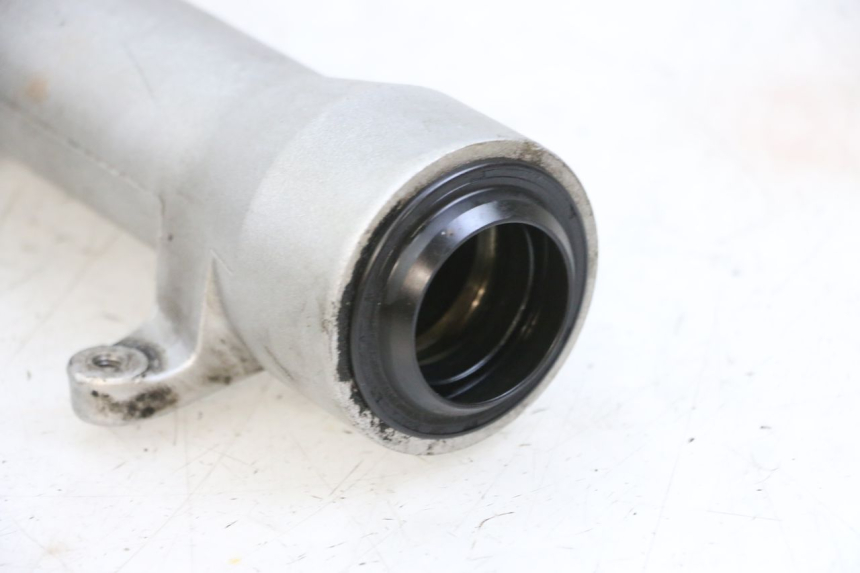 photo de BOTELLA HORQUILLA  PIAGGIO X8 125 (2004 - 2007) - Primer plano técnico