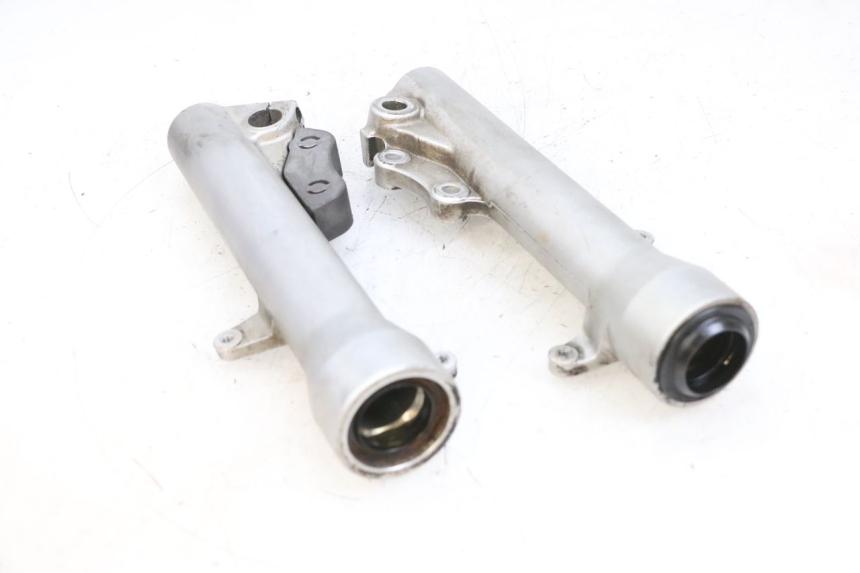 photo de BOTELLA HORQUILLA  PIAGGIO X8 125 (2004 - 2007) - Detalles de los puntos de fijación