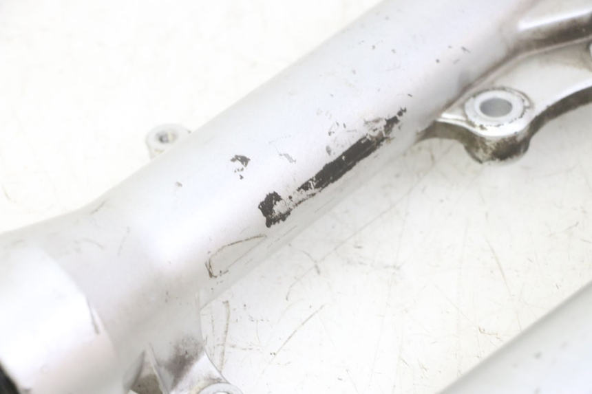 photo de BOTELLA HORQUILLA  PIAGGIO X9 EVOLUTION 125 (2003 - 2007) - Detalles de los puntos de fijación