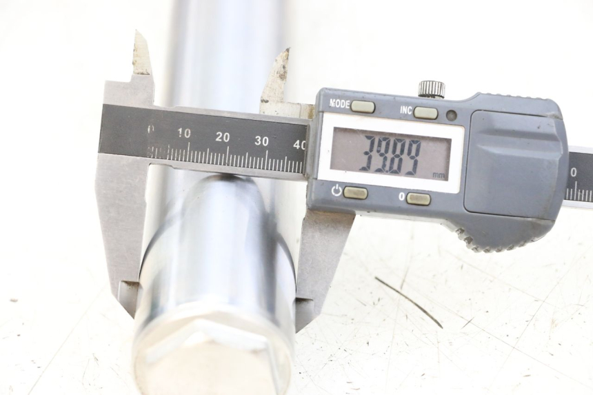 photo de BOTELLA HORQUILLA  KYMCO XCITING 250 (2006 - 2009) - Detalle de la pieza