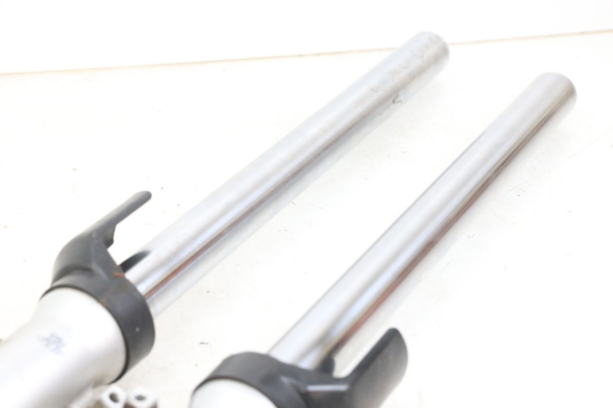 photo de BOTELLA HORQUILLA  KYMCO XCITING 250 (2006 - 2009) - Zoom sobre los componentes