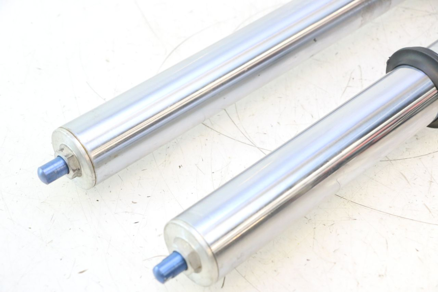 photo de BOTELLA HORQUILLA  YAMAHA XJR 1300 (1998 - 2002) - Primer plano técnico