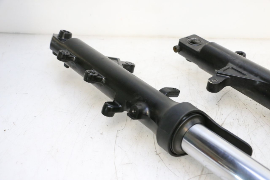 photo de BOTELLA HORQUILLA  YAMAHA XP T-MAX ABS 500 (2005 - 2005) - Primer plano técnico