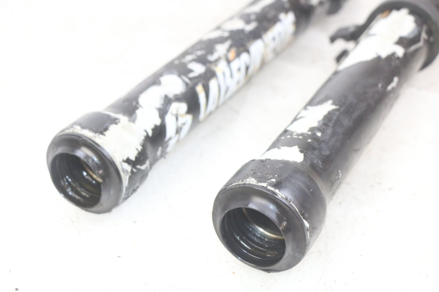 photo de TUBO DE HORQUILLA PEUGEOT XP6 50 (2006 - 2011) - Primer plano técnico