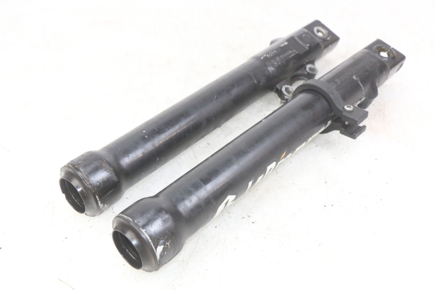 photo de TUBO DE HORQUILLA PEUGEOT XP6 50 (2006 - 2011) - Estado de la superficie y material