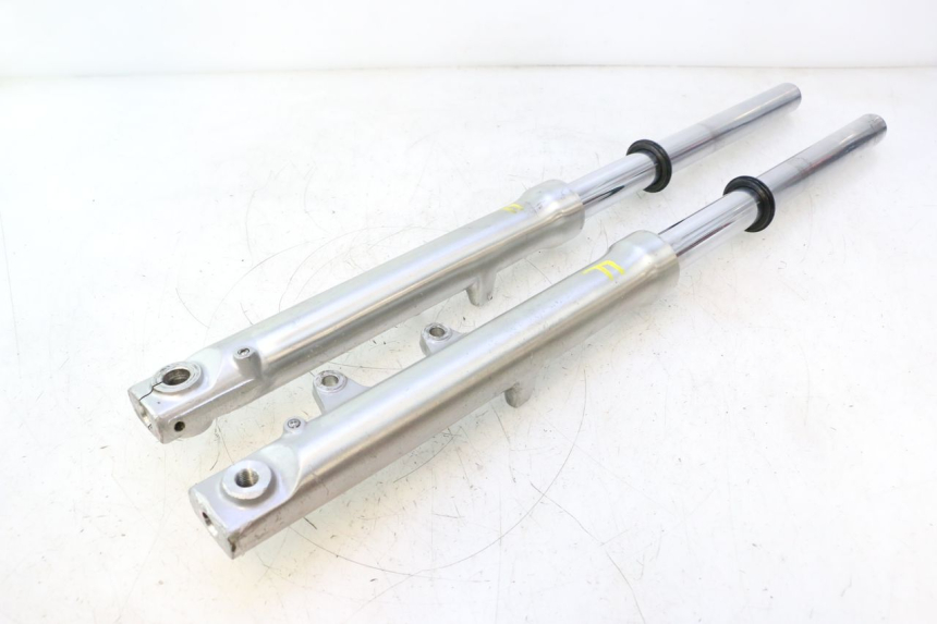 photo de BOTELLA HORQUILLA  YAMAHA XV VIRAGO 535 (1988 - 2004) - Detalles de los puntos de fijación