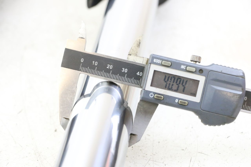 photo de BOTELLA HORQUILLA  YAMAHA TRACER 7 700 (2020 - 2024) - Zoom estado de uso