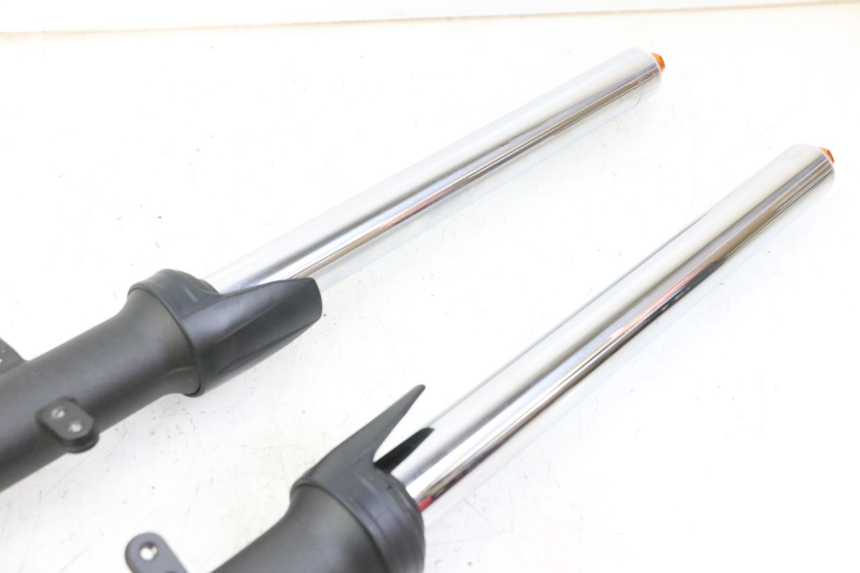 photo de BOTELLA HORQUILLA  YAMAHA TRACER 7 700 (2020 - 2024) - Otra perspectiva