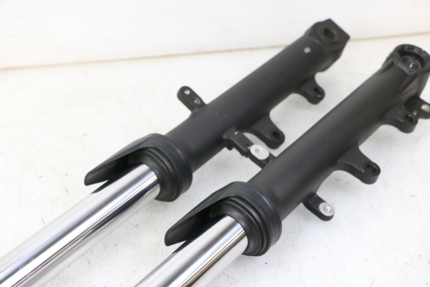 photo de BOTELLA HORQUILLA  YAMAHA TRACER 7 700 (2020 - 2024) - Estado de la superficie y material