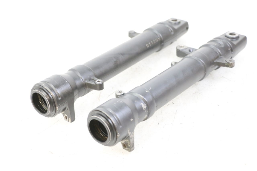 photo de BOTELLA HORQUILLA  YAMAHA TZR 50 (2008 - 2016) - Detalles de los puntos de fijación