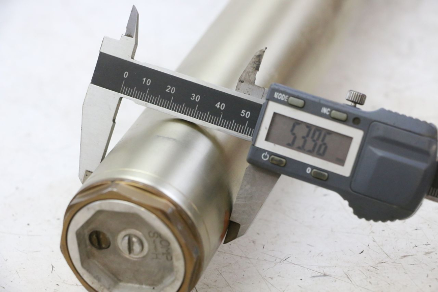 photo de BOTELLA HORQUILLA  YAMAHA YZ-F YZF 250 (2014 - 2018) - Zoom estado de uso