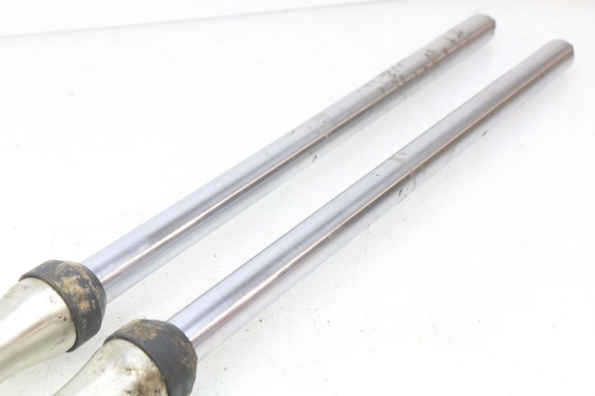 photo de TUBO DE HORQUILLA YAMAHA YZ 80 (1982 - 1983) - Zoom sobre los componentes