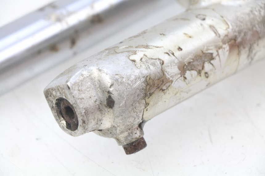 photo de TUBO DE HORQUILLA YAMAHA YZ 80 (1982 - 1983) - Otra perspectiva