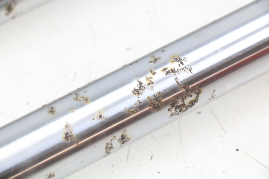 photo de TUBO DE HORQUILLA YAMAHA YZ 80 (1982 - 1983) - Estado de la superficie y material