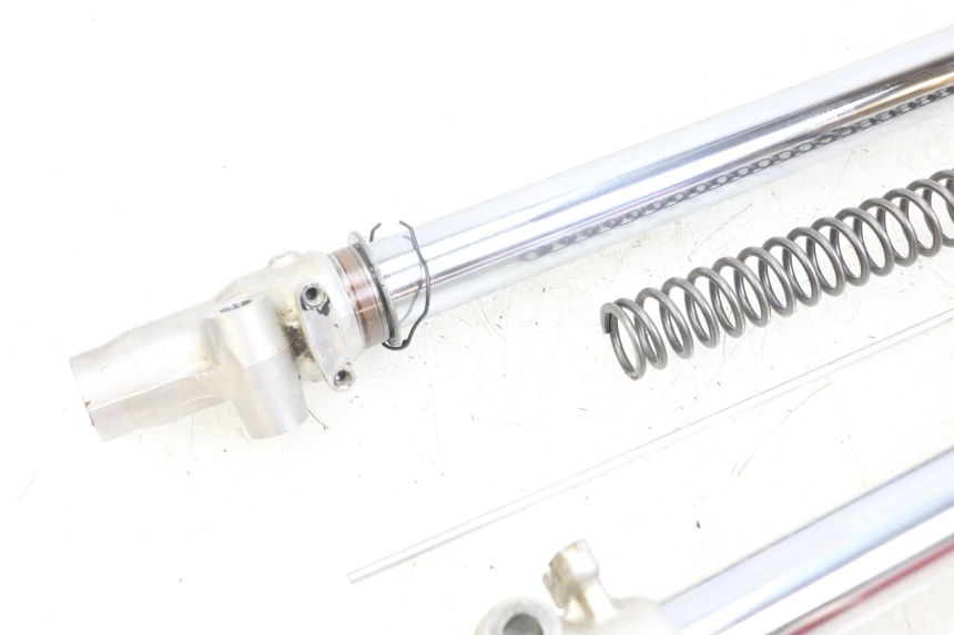 photo de  YAMAHA YZ 85 (2002 - 2018) - Detalles de los puntos de fijación