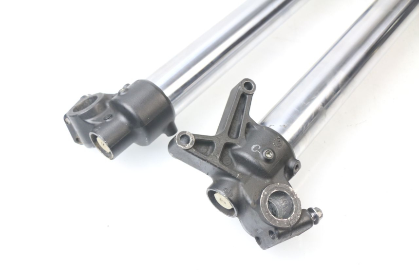 photo de BOTELLA HORQUILLA  YAMAHA YZF YZ-F 450 (2018 - 2021) - Primer plano técnico