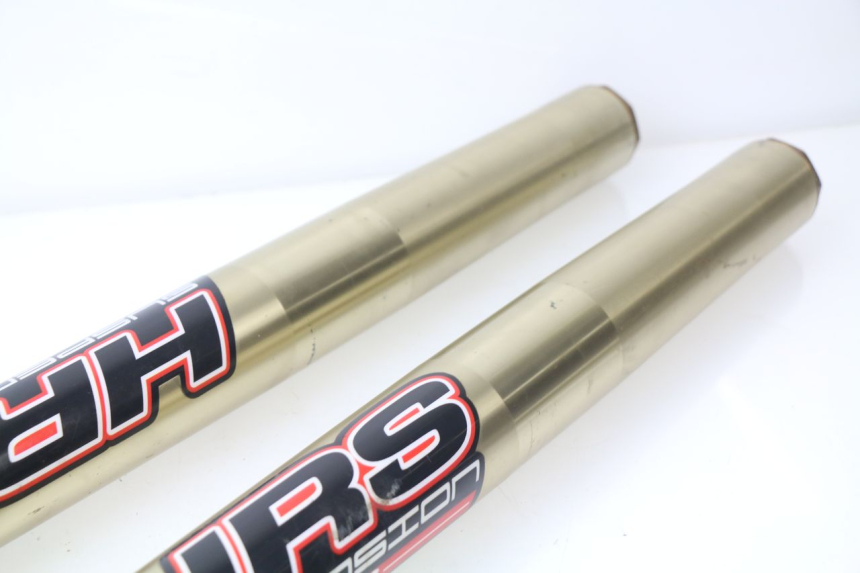 photo de BOTELLA HORQUILLA  YAMAHA YZF YZ-F 450 (2018 - 2021) - Detalles de los puntos de fijación