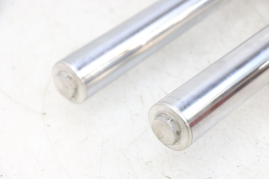 photo de BOTELLA HORQUILLA  KAWASAKI ZR 7 750 (1999 - 2004) - Características distintivas