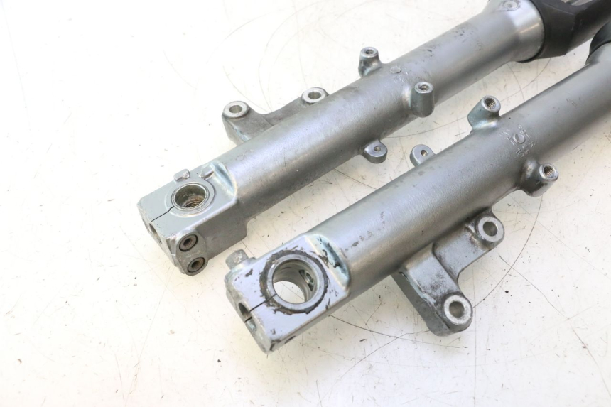 photo de BOTELLA HORQUILLA  KAWASAKI ZZR 600 (1995 - 2004) - Primer plano de alta resolución
