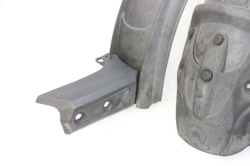 photo de GUARDABARROS TRASERO QUADRO 4 4D 350 (2015 - 2018) - Características distintivas