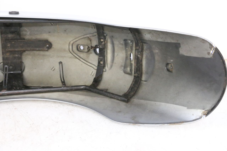 photo de Guardabarros trasero HYOSUNG GV AQUILA 125 (2000 - 2009) - Detalle de la pieza