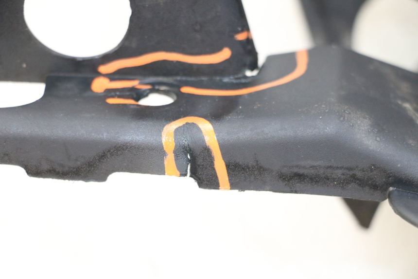 photo de GUARDABARROS TRASERO BMW C1 125 (2000 - 2003) - Detalles de los puntos de fijación