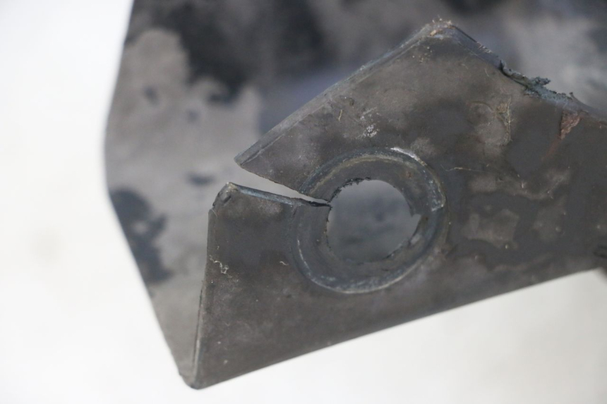 photo de GUARDABARROS TRASERO BMW C1 125 (2000 - 2003) - Detalles de los puntos de fijación