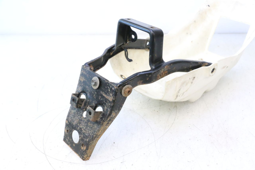 photo de GUARDABARROS TRASERO SUZUKI DR S 600 (1985 - 1989) - Detalle de la pieza