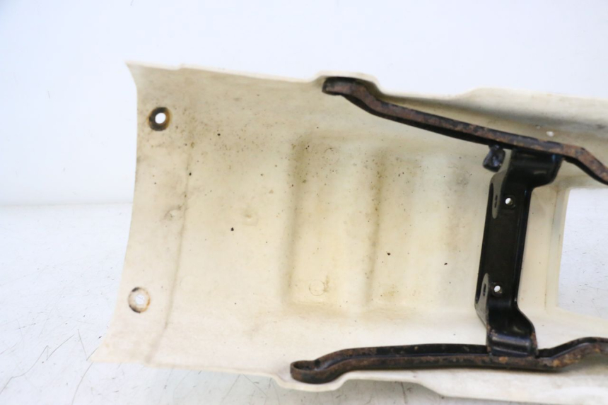 photo de GUARDABARROS TRASERO SUZUKI DR S 600 (1985 - 1989) - Primer plano técnico