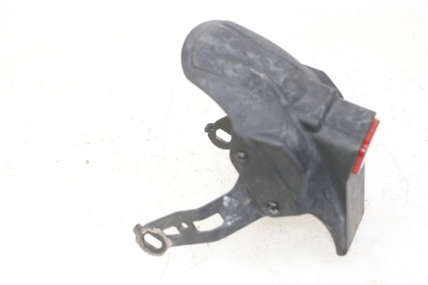 photo de GUARDABARROS TRASERO KUKIRIN G2 MASTER 1 - Detalles de los puntos de fijación