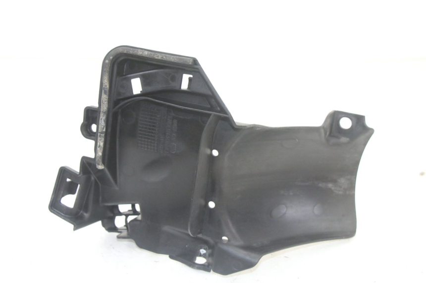 photo de GUARDABARROS TRASERO HONDA PCX (JF57/JF64) 125 (2014 - 2018) - Detalles de los puntos de fijación
