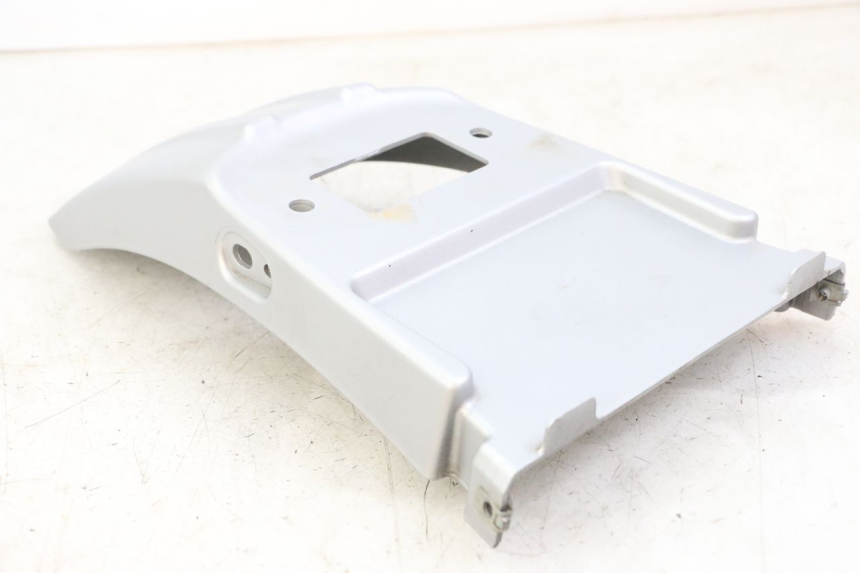 photo de GUARDABARROS TRASERO ROYAL ENFIELD HYMALAYAN 410 (2016 - 2023) - Detalles de los puntos de fijación