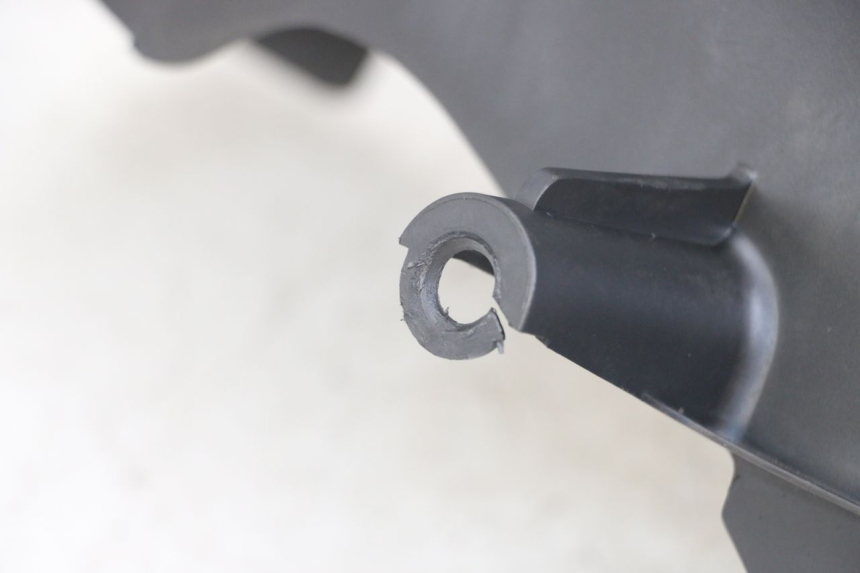 photo de GUARDABARROS TRASERO YAMAHA XMAX X-MAX 125 (2006 - 2009) - Primer plano técnico